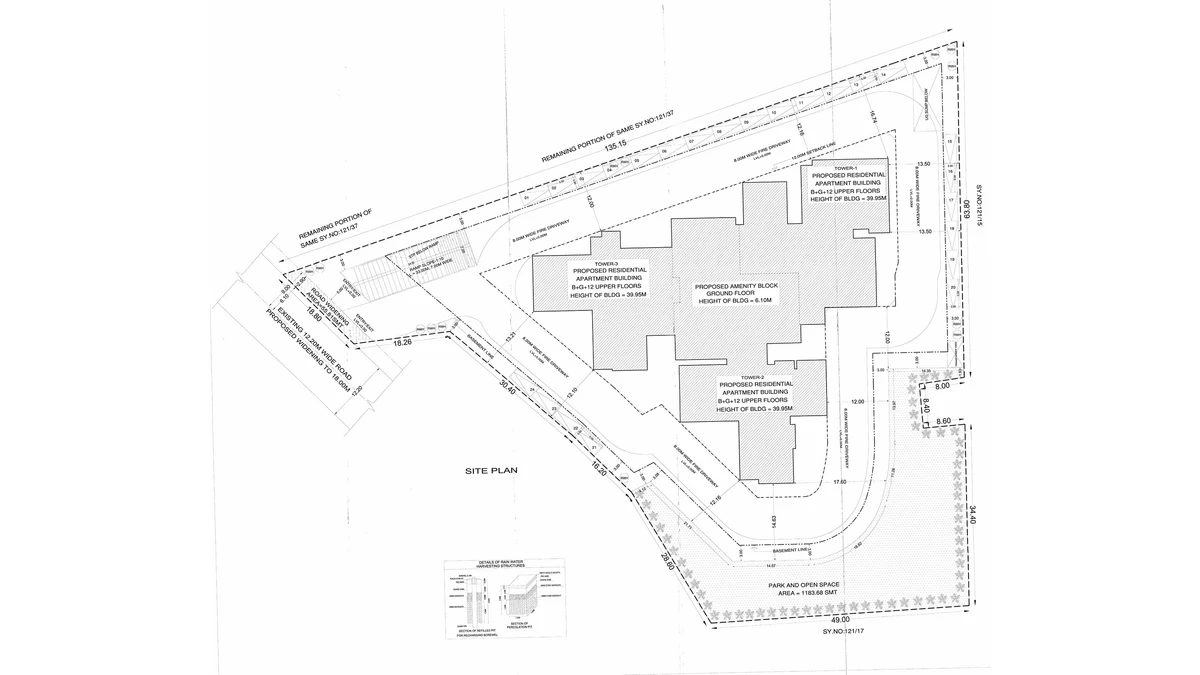 Splendid Evora site plan with three towers around the amenity block, the driveways and the public park